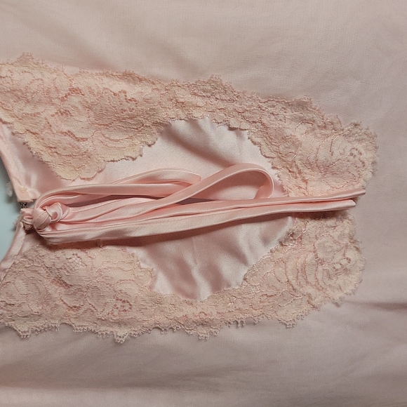 Vintage Pink Negligee 💘 - Picture 3 of 5